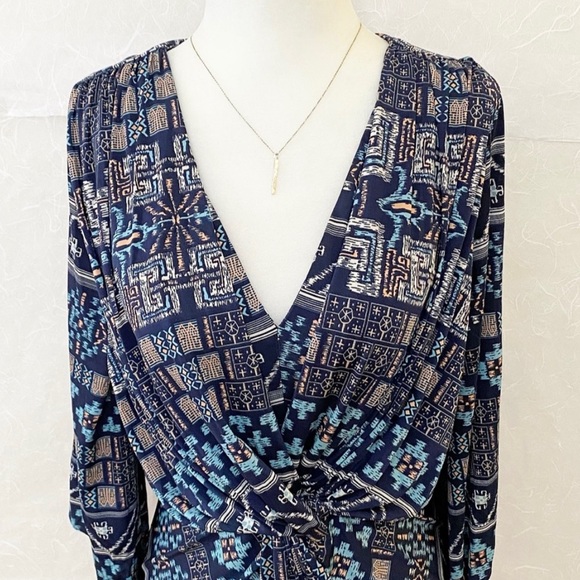 MISA Teget Twist Knot Geometric Print Bodycon Mini Dress - Picture 3 of 9